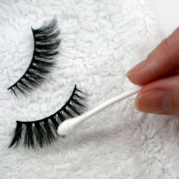Dollbaby London vegan 'Angel' lashes clean with a cotton bud